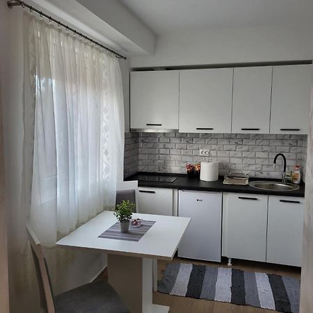 Sleep & Go Apartment Surcin Luaran gambar