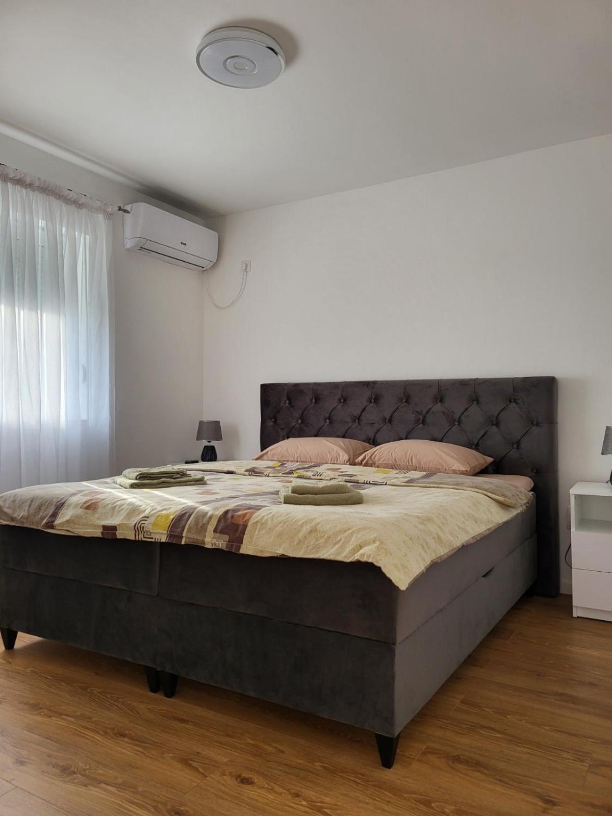 Sleep & Go Apartment Surcin Luaran gambar